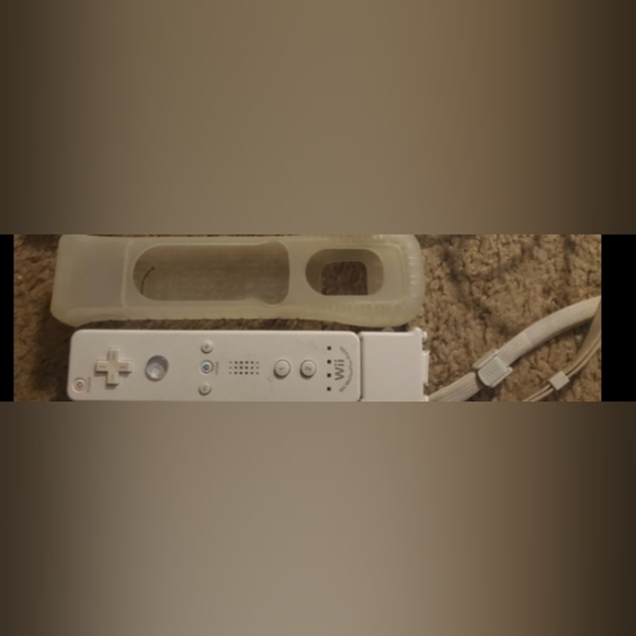 Nintendo Wii Remote with case - Picture 2 of 2